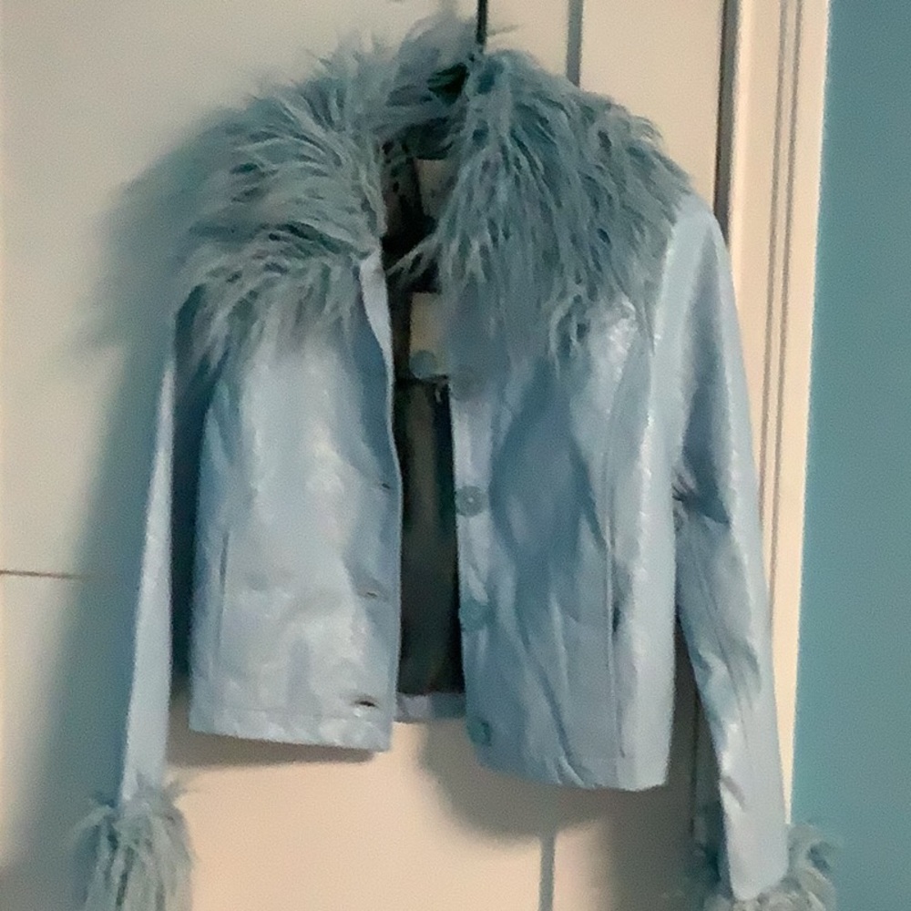 31.BNWT URBAN OUTFITTERS Mia Jacket Faux Fur Jacket Icy Blue Pleather Y2K